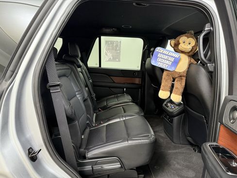 Used 2020 Lincoln Navigator 2WD image 25