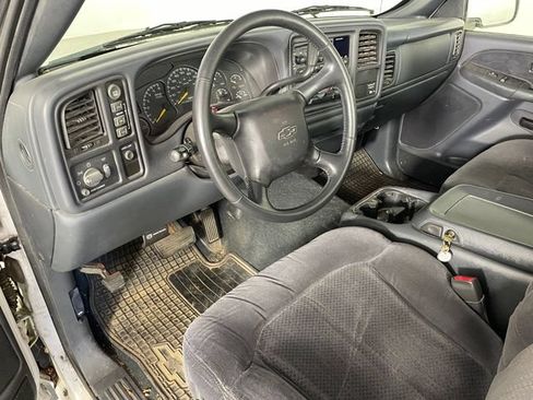 Used 2000 Chevrolet Silverado 1500 LS w/ Off-Road Chassis Pkg AWD/4WD image 3