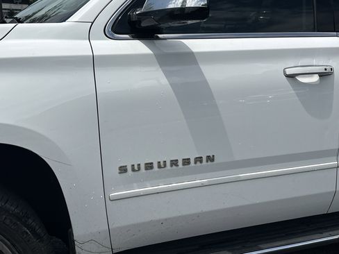 Used 2018 Chevrolet Suburban Premier RWD image 7