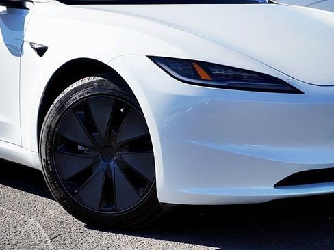 Used 2025 Tesla Model 3 Long Range image 4