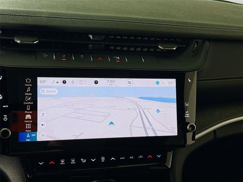 New 2026 Jeep Grand Cherokee Limited w/ Limited Altitude Package AWD/4WD image 8