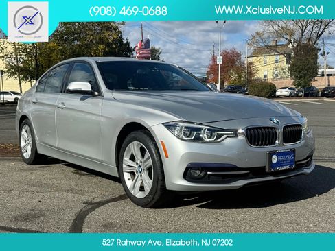 Used 2018 BMW 330i xDrive Sedan w/ Convenience Package image 5