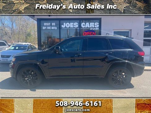 Used 2021 Jeep Grand Cherokee Laredo X AWD/4WD image 1