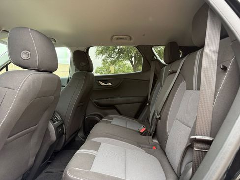 Used 2025 Chevrolet Blazer LT FWD image 25