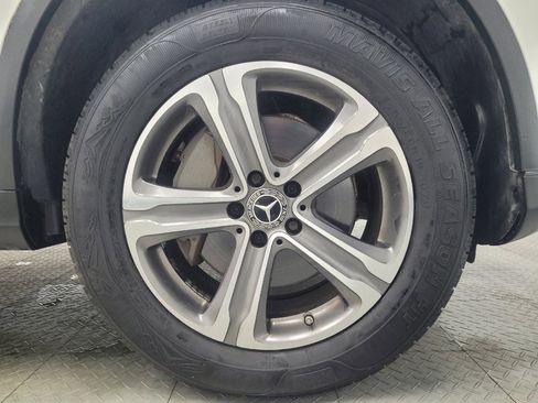 Used 2019 Mercedes-Benz GLC 300 4MATIC w/ Premium Package image 31