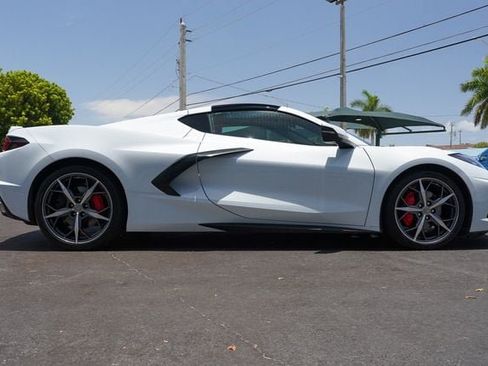 Used 2022 Chevrolet Corvette Stingray Coupe w/ Engine Appearance Package RWD image 17