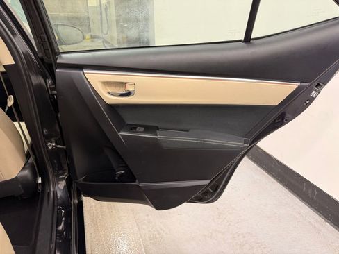 Used 2015 Toyota Corolla LE image 24