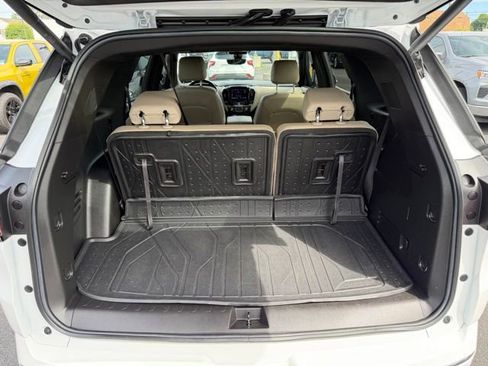 Certified 2022 Chevrolet Traverse Premier FWD image 7