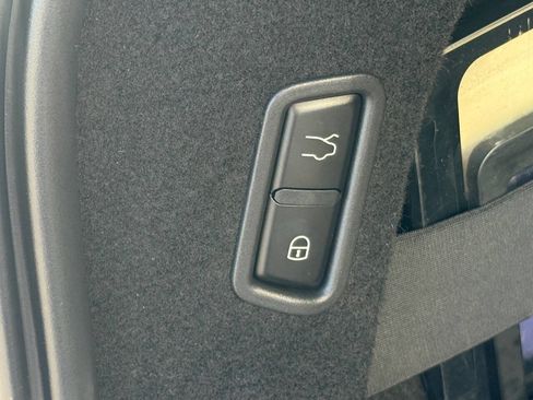Used 2019 Maserati Levante AWD/4WD image 21