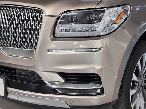 Used 2020 Lincoln Navigator Reserve w/ Luxury Package image 12