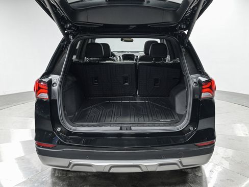 Used 2023 Chevrolet Equinox Premier image 6