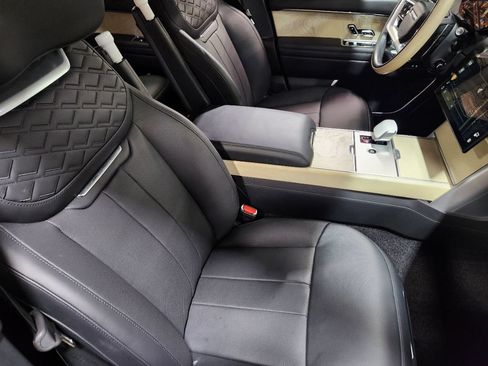 Used 2024 Land Rover Range Rover SV AWD/4WD image 31
