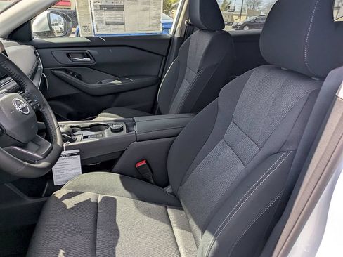 New 2025 Nissan Rogue SV AWD/4WD image 12