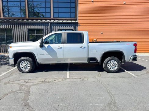 Used 2022 Chevrolet Silverado 2500 LT w/ All Star Edition AWD/4WD image 2