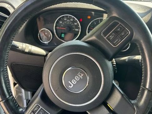 Used 2017 Jeep Wrangler Unlimited Sport w/ Connectivity Group AWD/4WD image 15