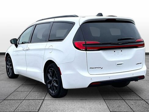Used 2025 Chrysler Pacifica Limited FWD image 10