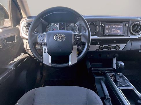 Used 2017 Toyota Tacoma SR5 w/ Tow Package image 12