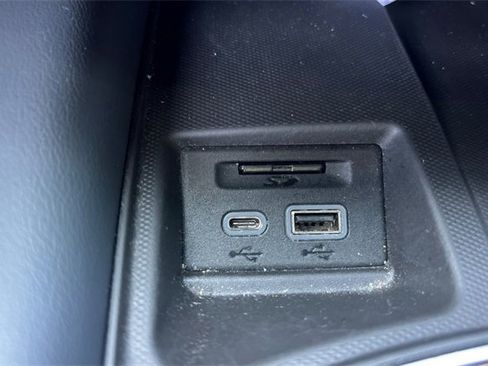 Used 2024 Buick Enclave Premium image 43