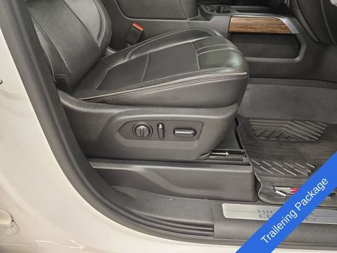 Used 2020 Chevrolet Silverado 1500 High Country w/ Technology Package AWD/4WD image 10