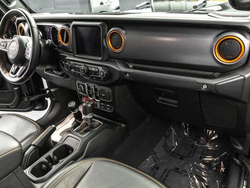 Used 2023 Jeep Gladiator Mojave w/ Cold Weather Group image 37