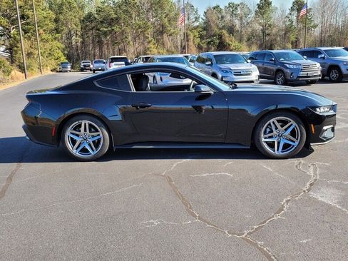 Used 2024 Ford Mustang Coupe image 11