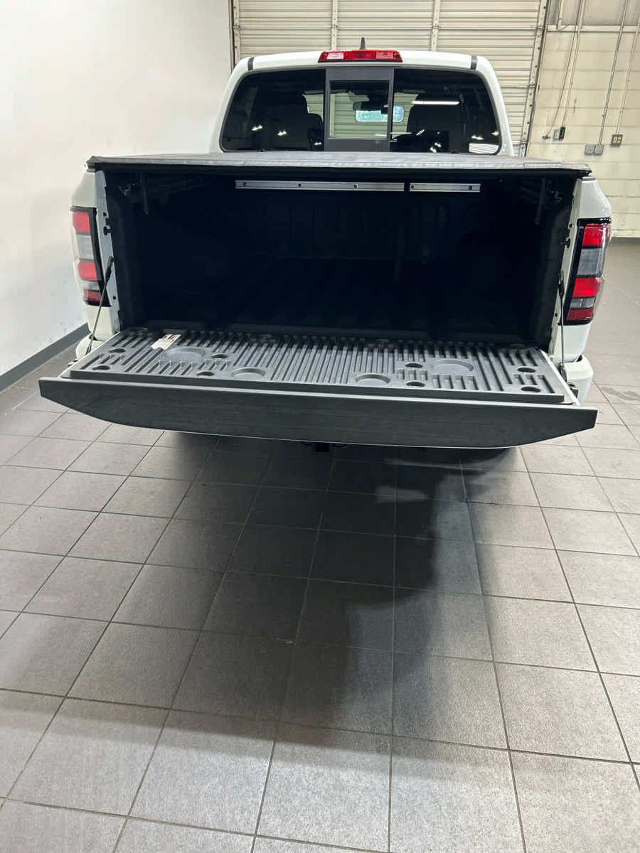 Used 2022 Nissan Frontier PRO-4X AWD/4WD image 11