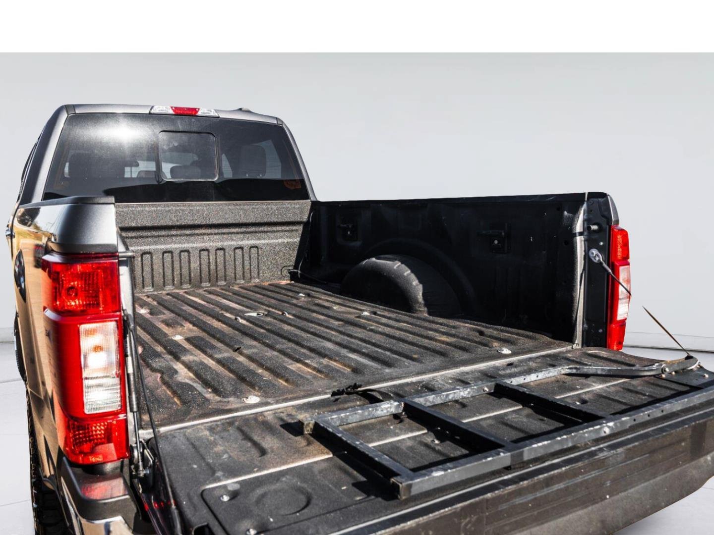 Used 2021 Ford F250 XLT w/ XLT Premium Package AWD/4WD image 10