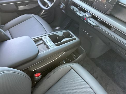 New 2026 Kia EV9 Light image 17