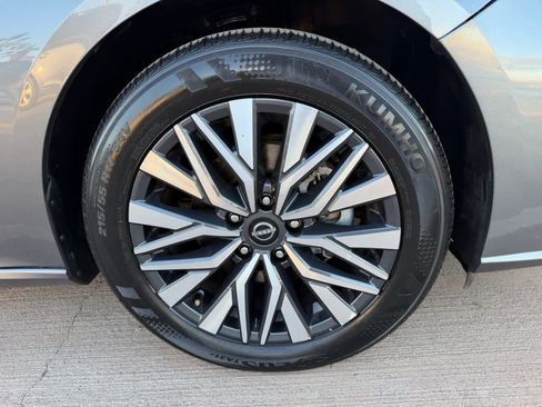 Certified 2024 Nissan Altima 2.5 SV image 6