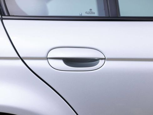 Used 2002 BMW M5 image 26