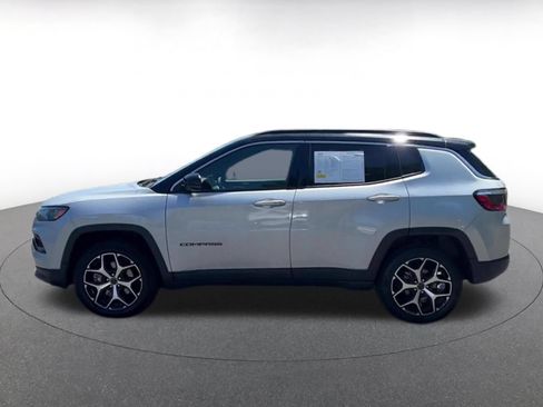 Used 2025 Jeep Compass Limited AWD/4WD image 10