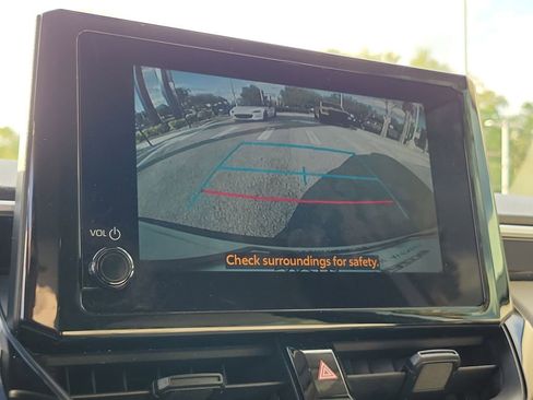 Used 2025 Toyota Corolla Cross L FWD image 25