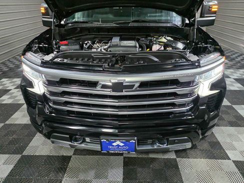 Used 2023 Chevrolet Silverado 1500 High Country w/ Technology Package image 41