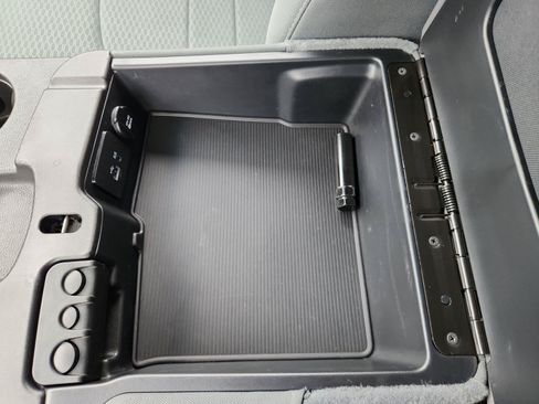 Used 2015 RAM 1500 Tradesman w/ Popular Equipment Group AWD/4WD image 24