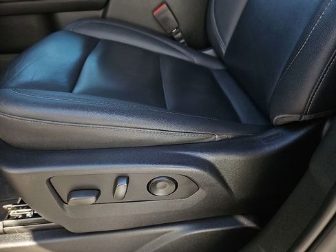 Used 2023 Chevrolet Tahoe Z71 w/ Luxury Package image 22