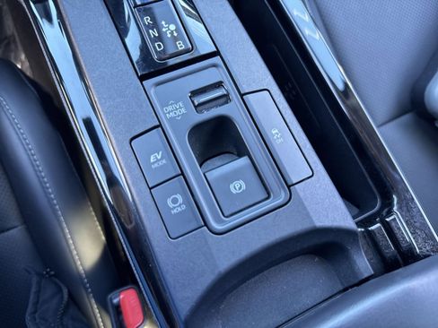 Used 2024 Toyota Prius XLE image 35