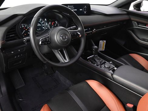 Certified 2025 MAZDA MAZDA3 Carbon image 12