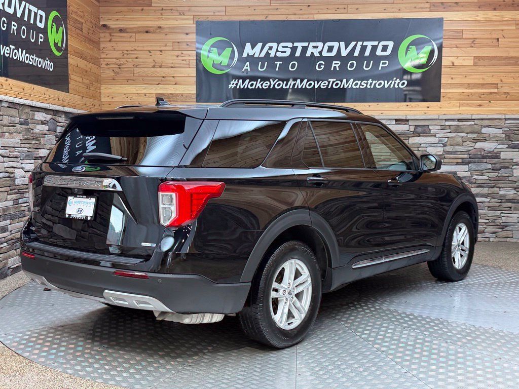 Used 2020 Ford Explorer XLT w/ Equipment Group 202A AWD/4WD image 21