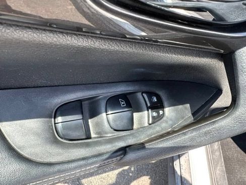 Used 2020 Nissan Rogue SV AWD/4WD image 8