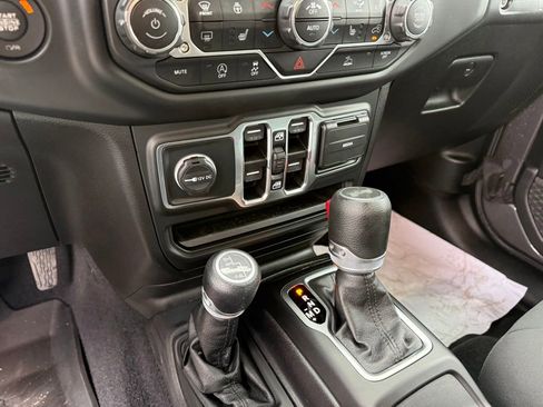 Used 2021 Jeep Wrangler Unlimited Sport AWD/4WD image 21