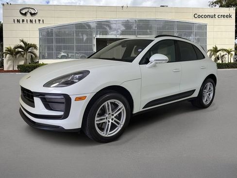 Used 2024 Porsche Macan AWD/4WD image 2