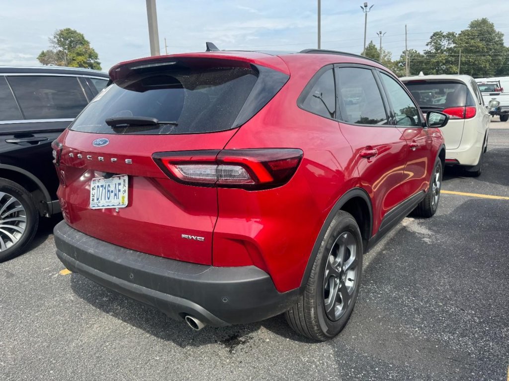Used 2025 Ford Escape ST-Line w/ Tech Pack #1 AWD/4WD image 3