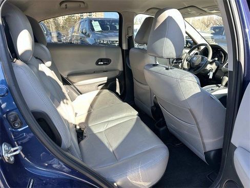 Used 2016 Honda HR-V LX image 11