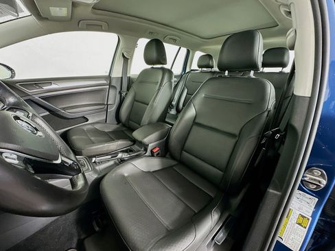 Used 2017 Volkswagen Golf Alltrack S image 22