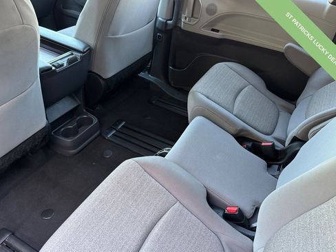 Used 2024 Toyota Sienna LE image 12
