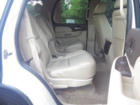 Used 2009 GMC Yukon Denali AWD/4WD image 13