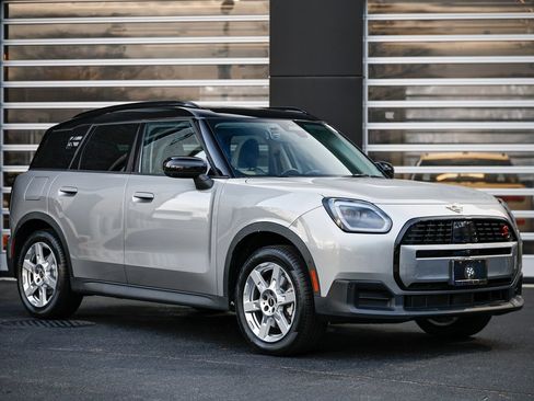 Used 2025 MINI Cooper Countryman S image 1