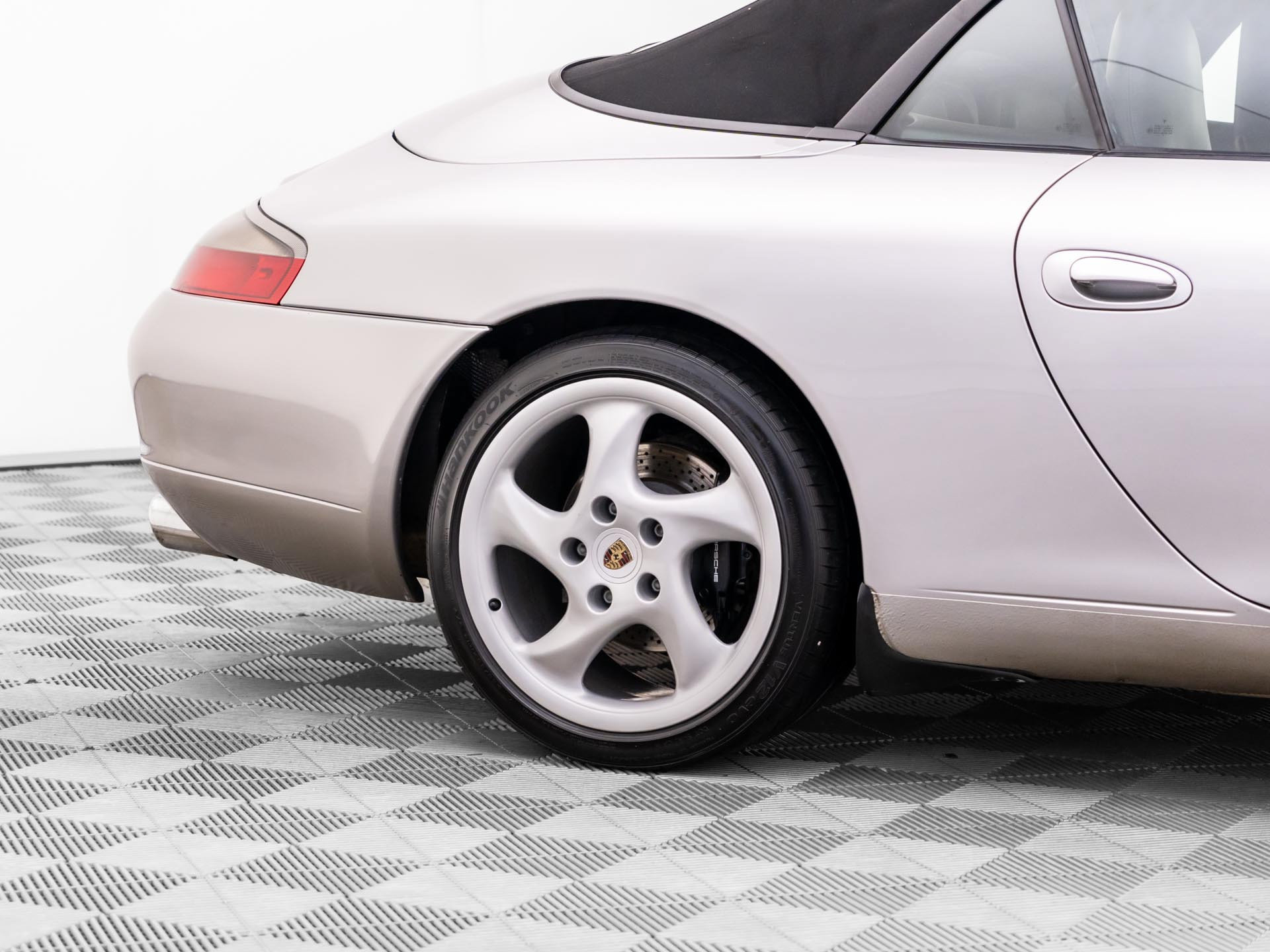 Used 2000 Porsche 911 Carrera RWD image 29