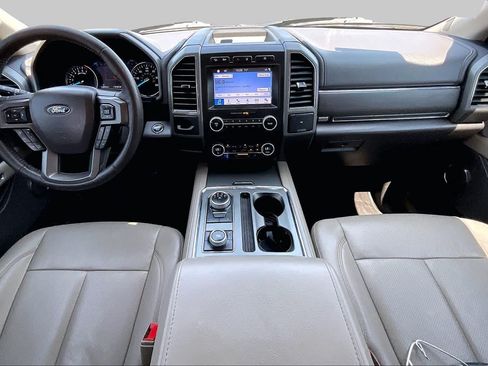 Used 2019 Ford Expedition Max XLT w/ Equipment Group 202A AWD/4WD image 15