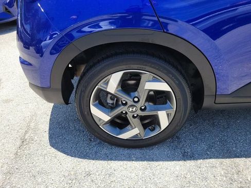 Certified 2023 Hyundai Venue Limited FWD image 5